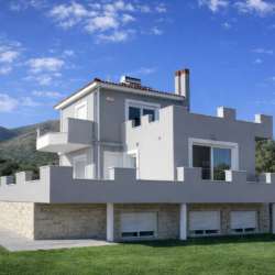 Ενεργειακά κουφώματα αλουμινίου Europa Hybrid σε νέα οικία στα Πλακάκια Ερέτριας