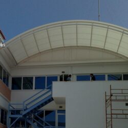 Μεταλλικές και αλουμινένιες κατασκευές στις εγκαταστάσεις Medicon Hellas στον Γέρακα Αττικής