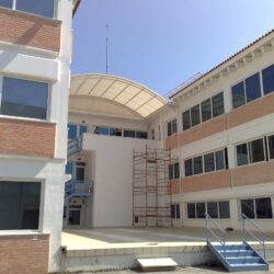 Μεταλλικές και αλουμινένιες κατασκευές στις εγκαταστάσεις Medicon Hellas στον Γέρακα Αττικής