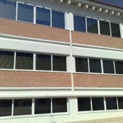 Μεταλλικές και αλουμινένιες κατασκευές στις εγκαταστάσεις Medicon Hellas στον Γέρακα Αττικής