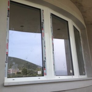 Νεόδμητη κατοικία στη Νέα Αρτάκη με ενεργειακά κουφώματα Europa