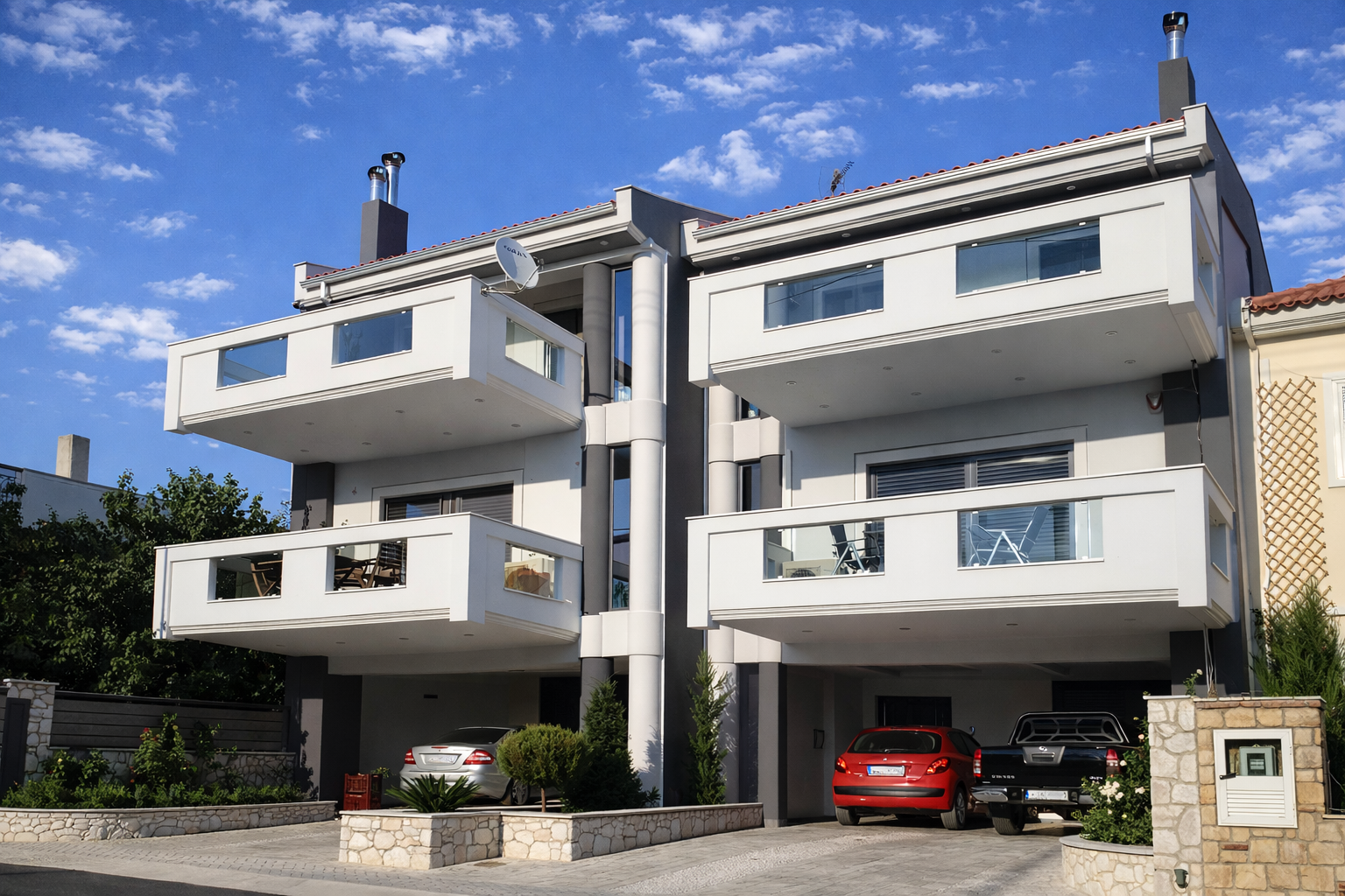 Δίδυμες μεζονέτες στους Αγίους Αναργύρους Χαλκίδας με κουφώματα αλουμινίου Europa