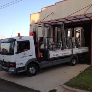 Ενεργειακά κουφώματα αλουμινίου Europa Hybrid σε νεόδμητη οικία στη Νέα Αρτάκη