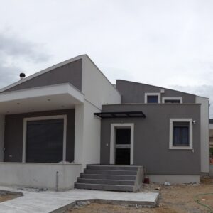 Ενεργειακά κουφώματα αλουμινίου Europa Hybrid σε νεόδμητη οικία στη Νέα Αρτάκη