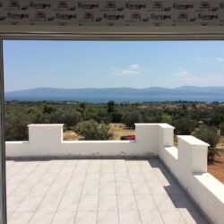 Ενεργειακά κουφώματα αλουμινίου Europa Hybrid σε νέα οικία στα Πλακάκια Ερέτριας