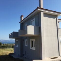 Ενεργειακά κουφώματα αλουμινίου Europa Hybrid σε νέα οικία στα Πλακάκια Ερέτριας