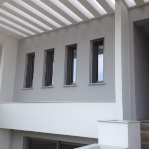 Νεόδμητη κατοικία στο Βασιλικό Χαλκίδας με ενεργειακά κουφώματα Europa