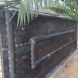 Μεταλλική αυλόπορτα με χειροποίητο σχέδιο