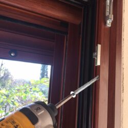 Εργασίες αντικατάστασης ξύλινων κουφωμάτων με αλουμινίου