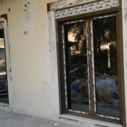 Αντικατάσταση κουφωμάτων αλουμινίου Europa Hybrid σε οικία στη Νεμέα Κορινθίας