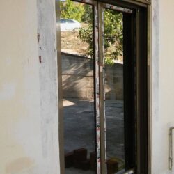 Αντικατάσταση κουφωμάτων αλουμινίου Europa Hybrid σε οικία στη Νεμέα Κορινθίας