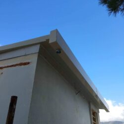 Ειδική κατασκευή υδρορροής αλουμινίου σε κατοικία