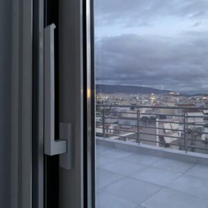 Ενεργειακά κουφώματα αλουμινίου Europa A40 SL Hybrid σε ρετιρέ στο Περιστέρι