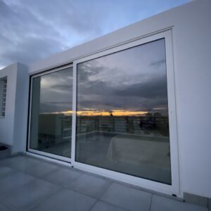 Ενεργειακά κουφώματα αλουμινίου Europa A40 SL Hybrid σε ρετιρέ στο Περιστέρι