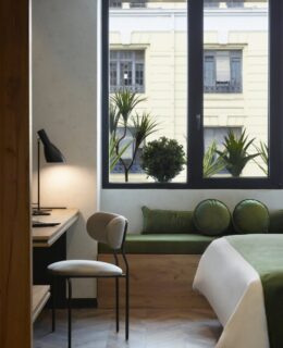 Minimal Ξενοδοχειακή Αρχιτεκτονική με Ενεργειακά Κουφώματα στον Πειραιά The Port Square Hotel