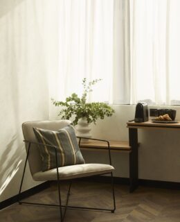 Minimal Ξενοδοχειακή Αρχιτεκτονική με Ενεργειακά Κουφώματα στον Πειραιά The Port Square Hotel