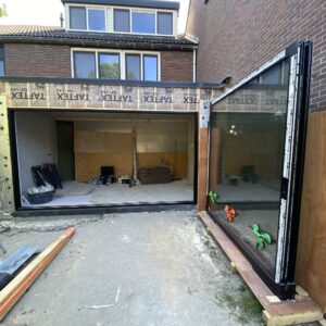 Export van aluminium ramen en deuren voor woningrenovatie in Rotterdam