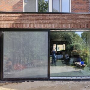 Export van aluminium ramen en deuren voor woningrenovatie in Rotterdam
