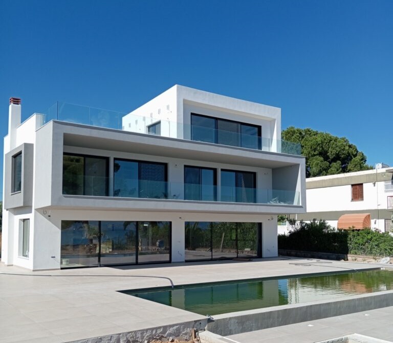 Minimal Κουφώματα Οικία Αμάρυνθο