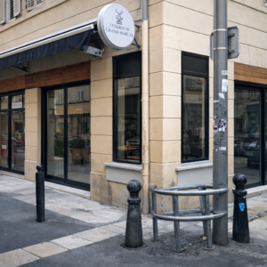 Εξωτερικά κουφώματα αλουμινίου στα νέα γραφεία της Iktinos Marmaron στο Μαρούσι με σύγχρονη αρχιτεκτονική