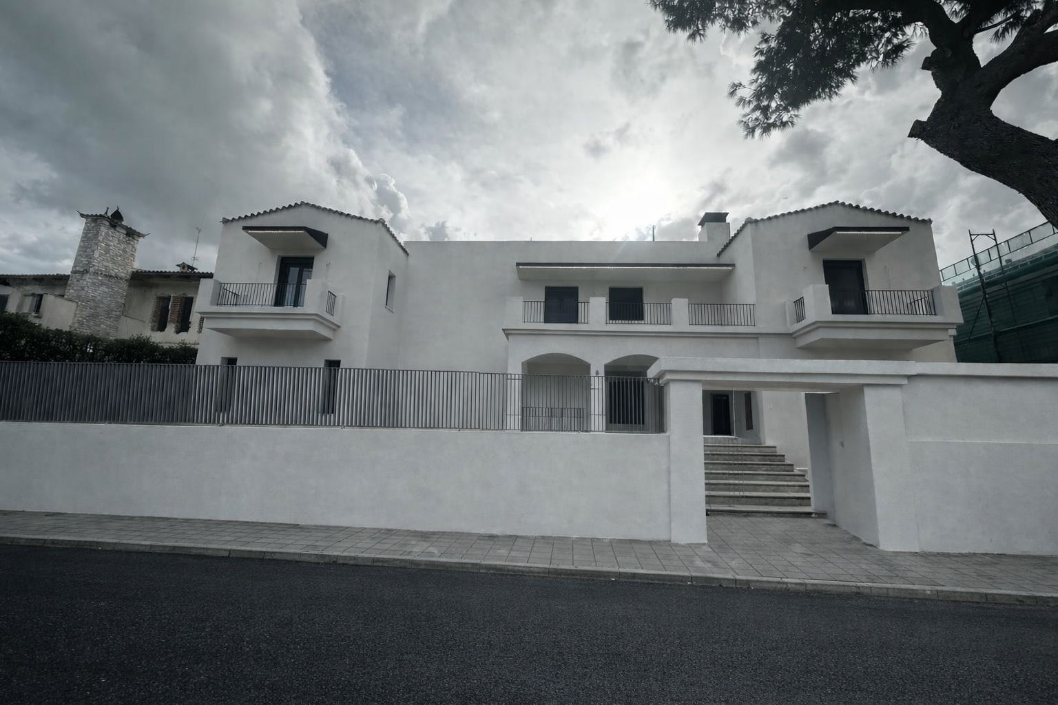 Ενεργειακά κουφώματα αλουμινίου Europa Hybrid σε πολυτελή κατοικία στην Κηφισιά